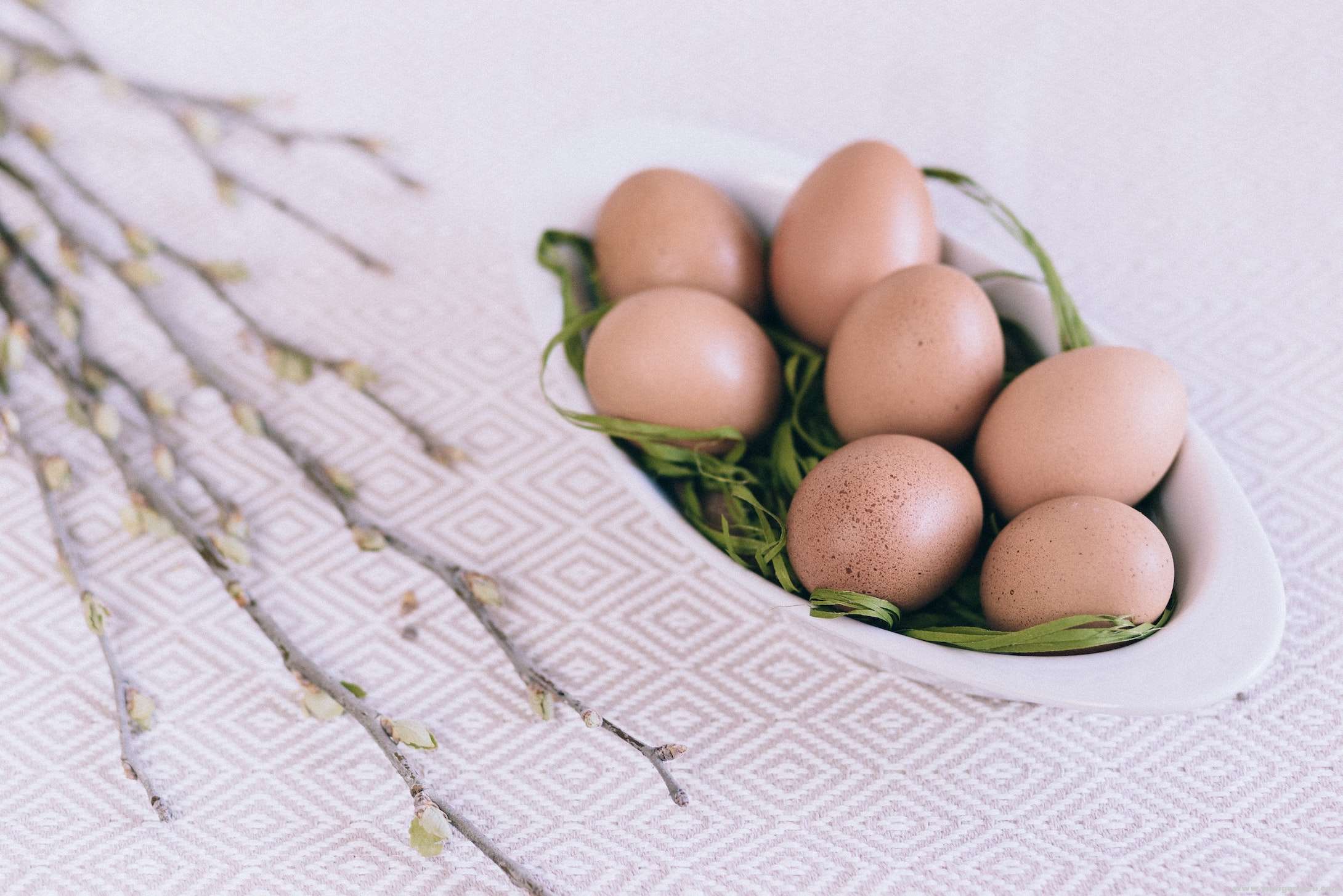 bowl-color-eggs-379986.jpg